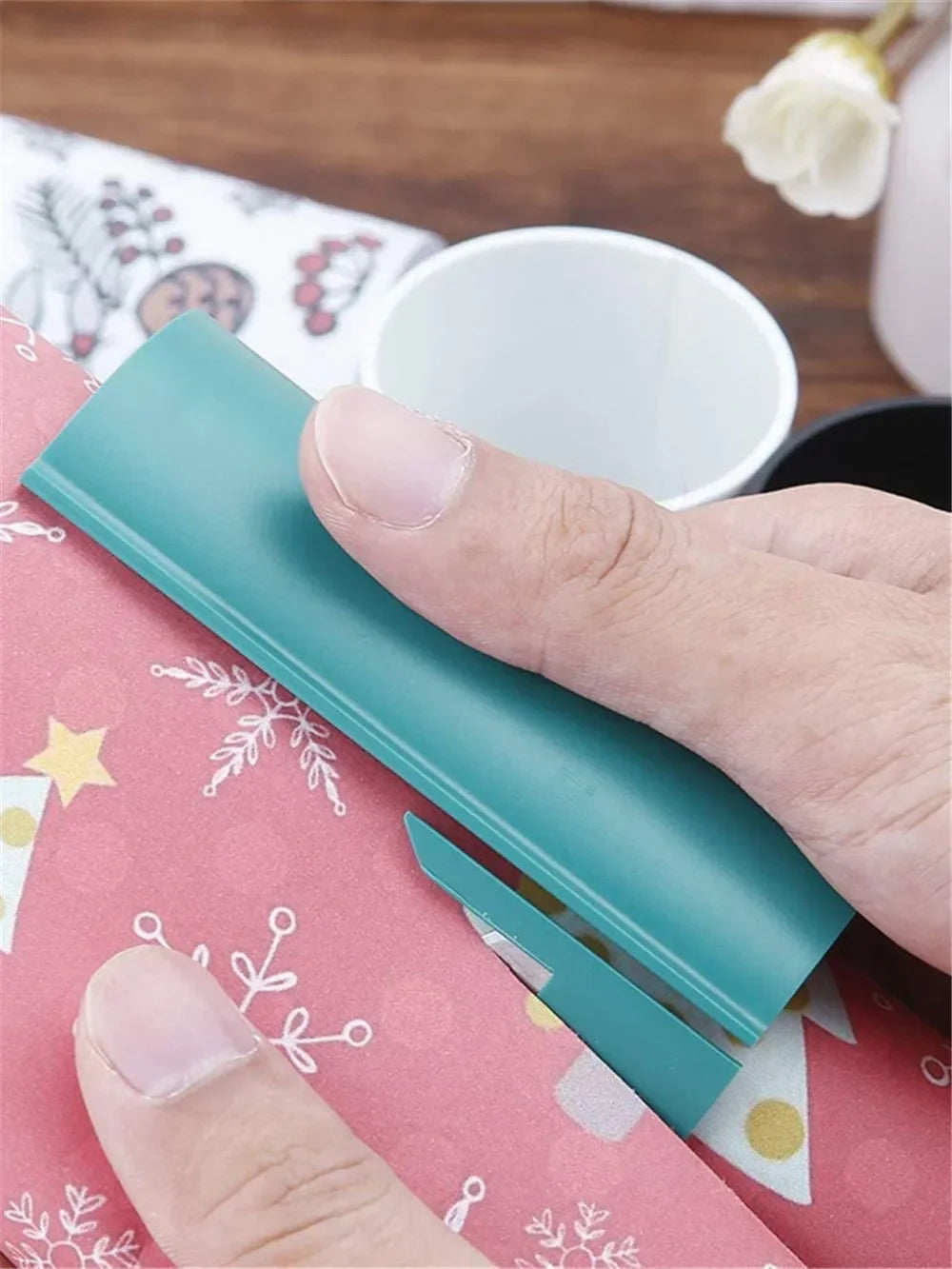 Gift Wrapping Paper Cutter Manual Corner Curler Gift Wrapping Paper Cutter Kraft Paper Knife Roll Sliding Wire Cutter